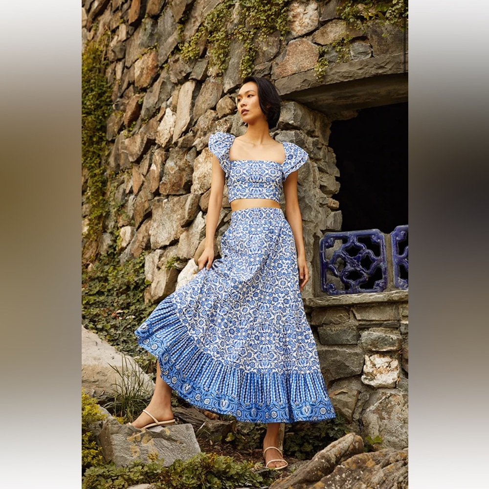 Cara Cara Large Crop Top and Skirt Full Set!